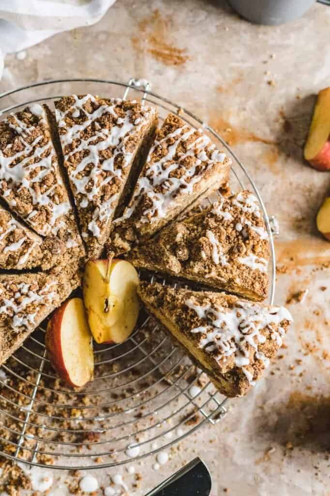 sliced coffee cake with sliced apples 