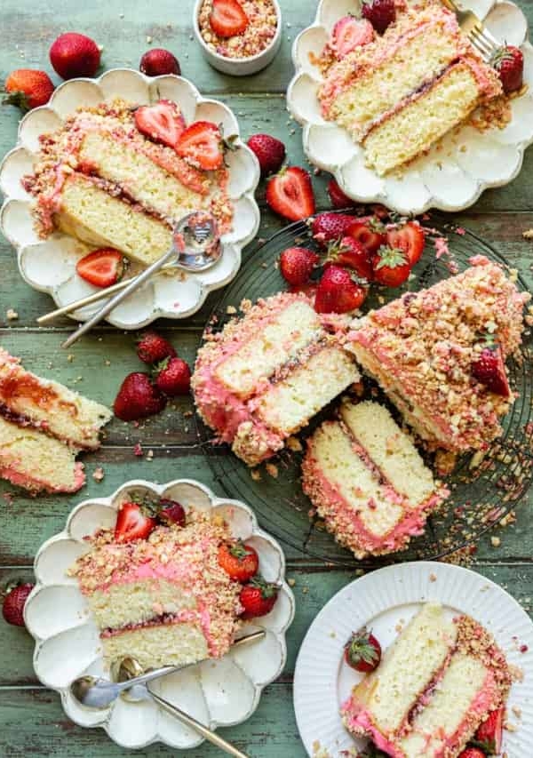 cropped-Strawberry-crunch-cake-6.jpg