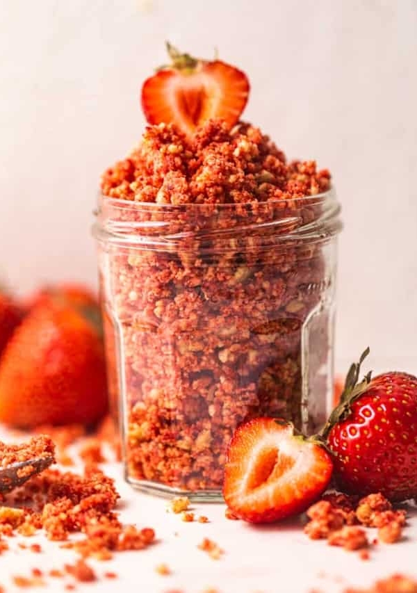 cropped-strawberry-crunch-topping-4.jpg